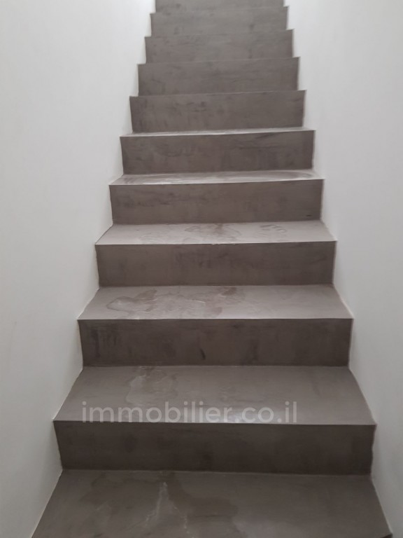 Ground floor 4 Rooms Tel Aviv Kerem Hatemanim 476-IBL-18