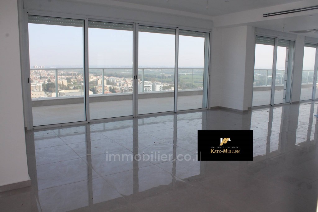 Penthouse 5 Rooms Netanya City center 478-IBL-130