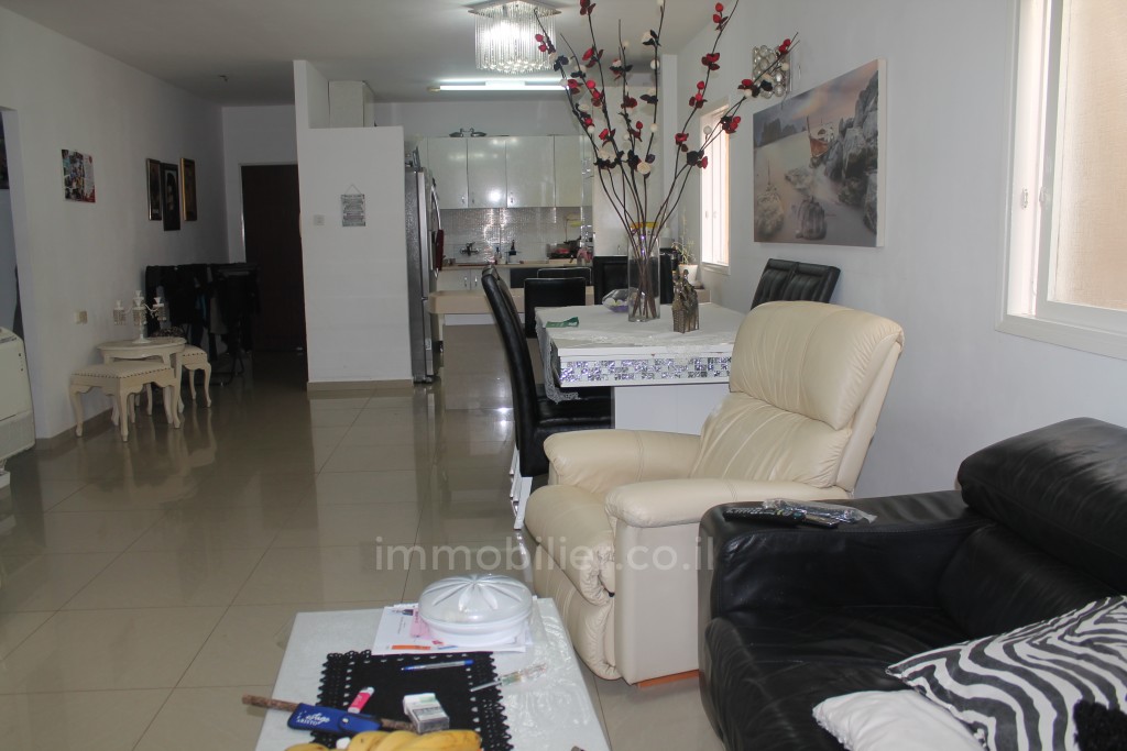 Apartment 4 Rooms Netanya City center 478-IBL-29