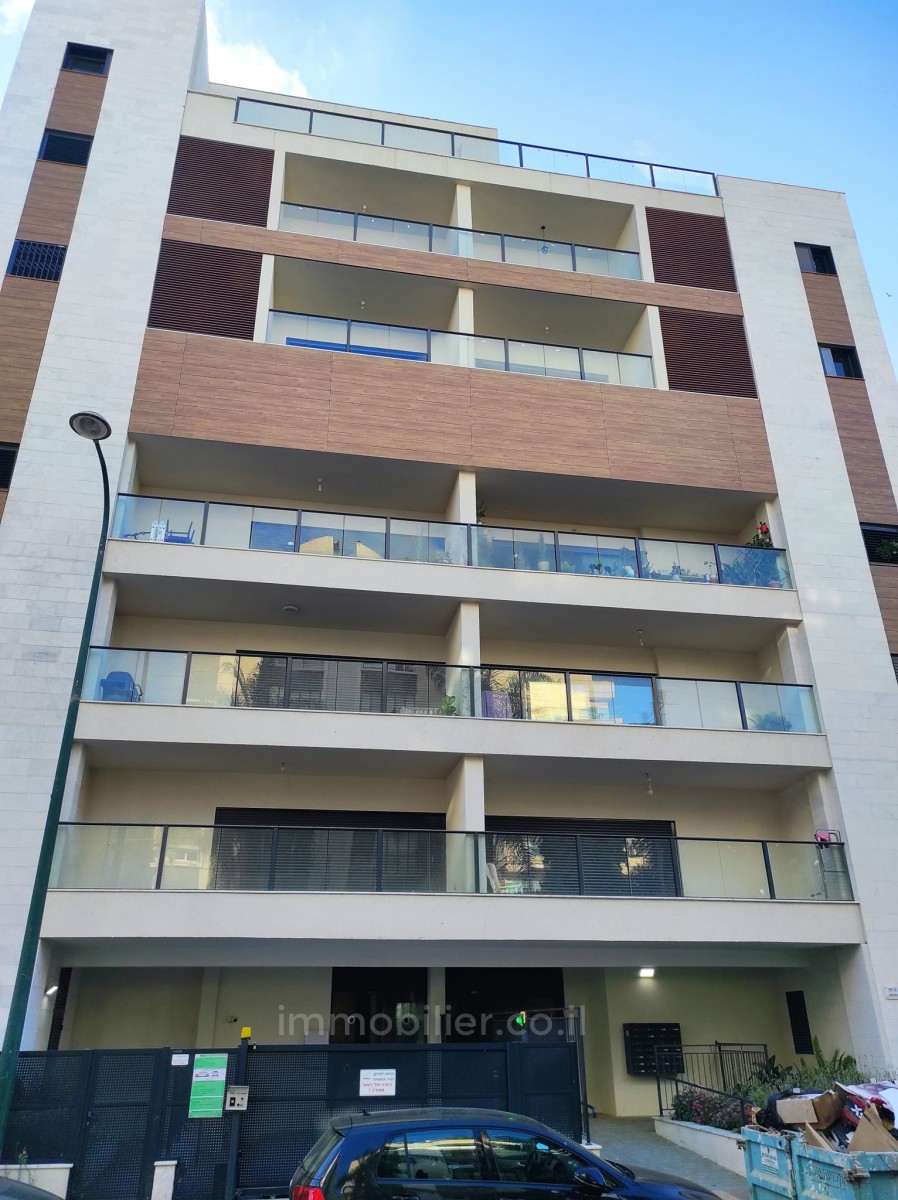 Apartment 5 Rooms Netanya City center 478-IBL-347