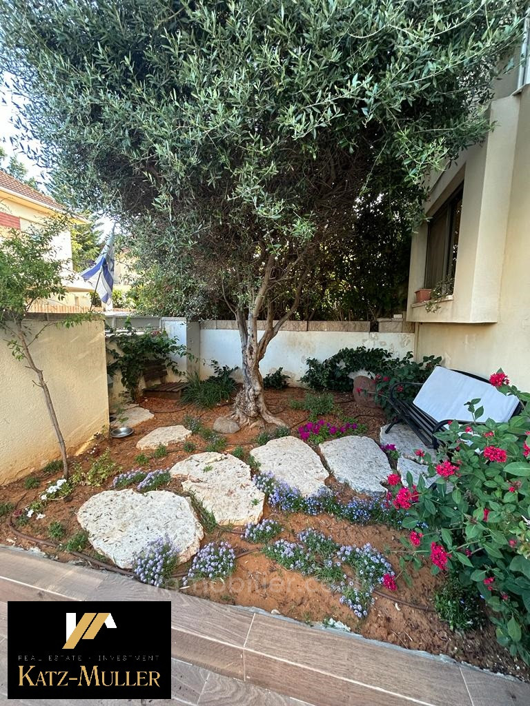 Villa 6 Rooms Kfar Yona Kfar Yona 478-IBL-361