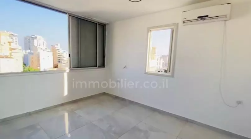 Apartment 4 rooms Netanya City center 509-IBL-40