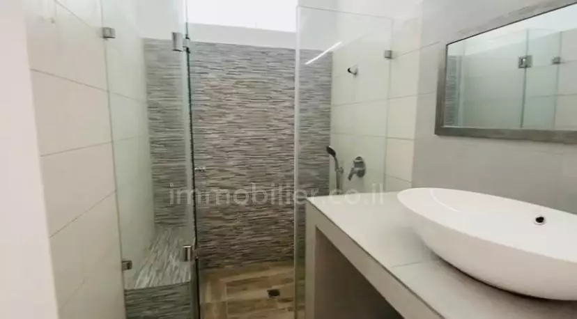 Apartment 4 rooms Netanya City center 509-IBL-40