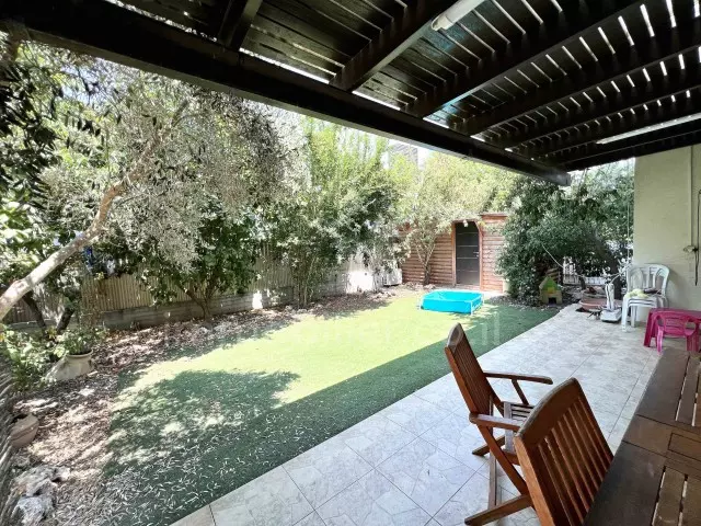 Sale Cottage Gan Yavne