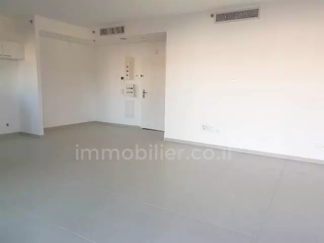 Sale Apartment Herzliya