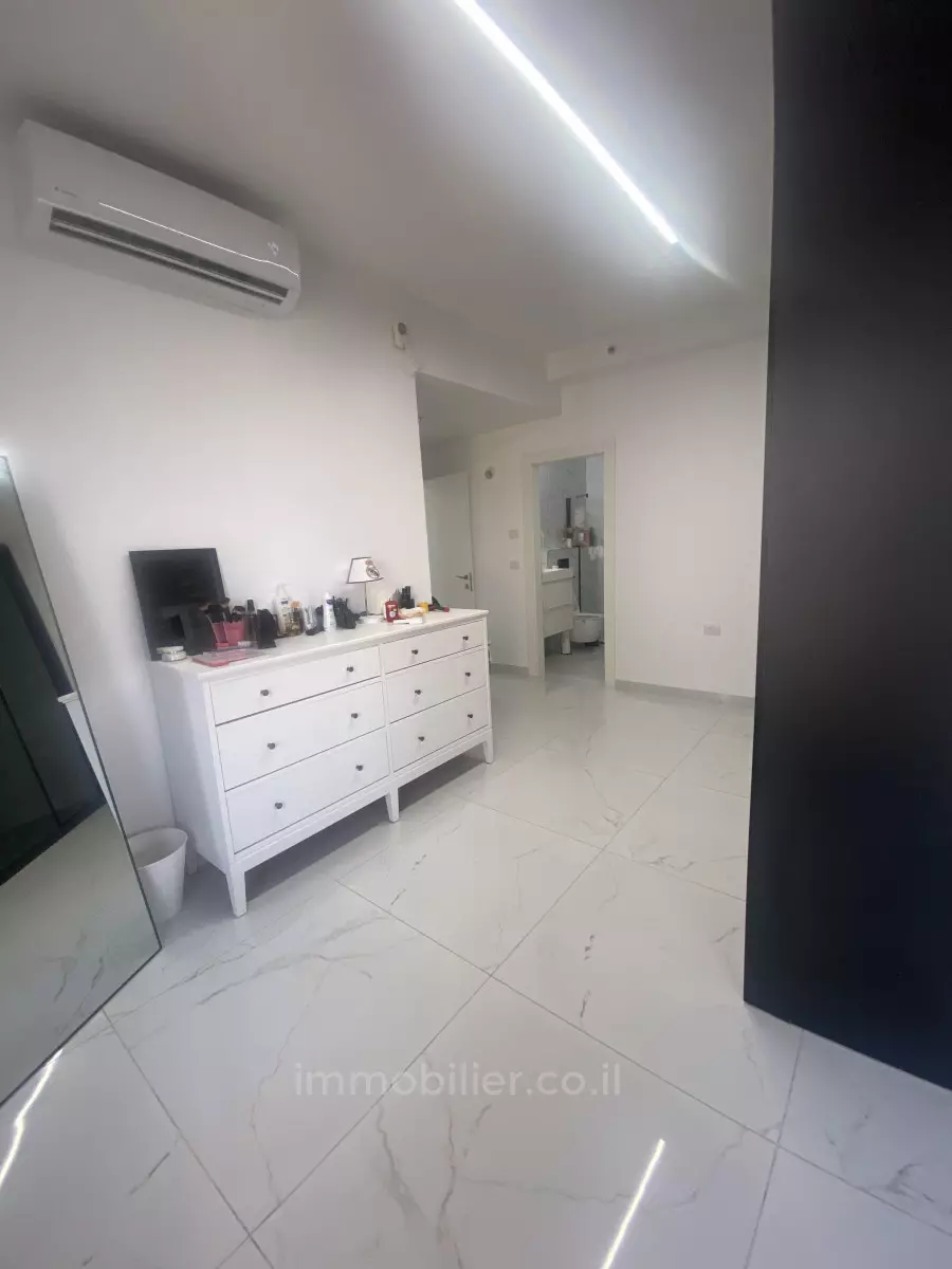 Apartment 4.5 Rooms Ashdod Alef 511-IBL-1575