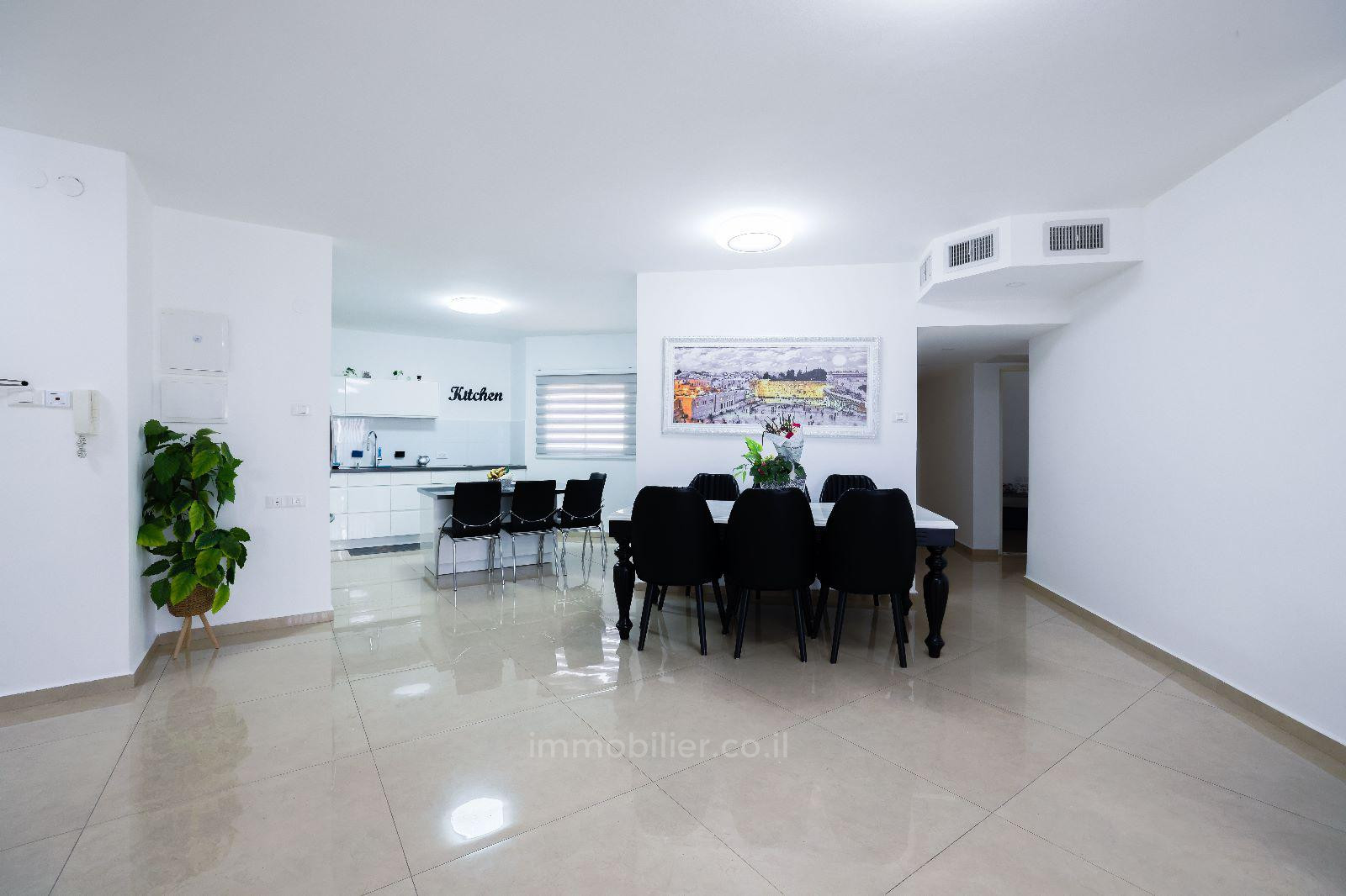 Apartment 5 Rooms Ashdod Tet vav 511-IBL-1576