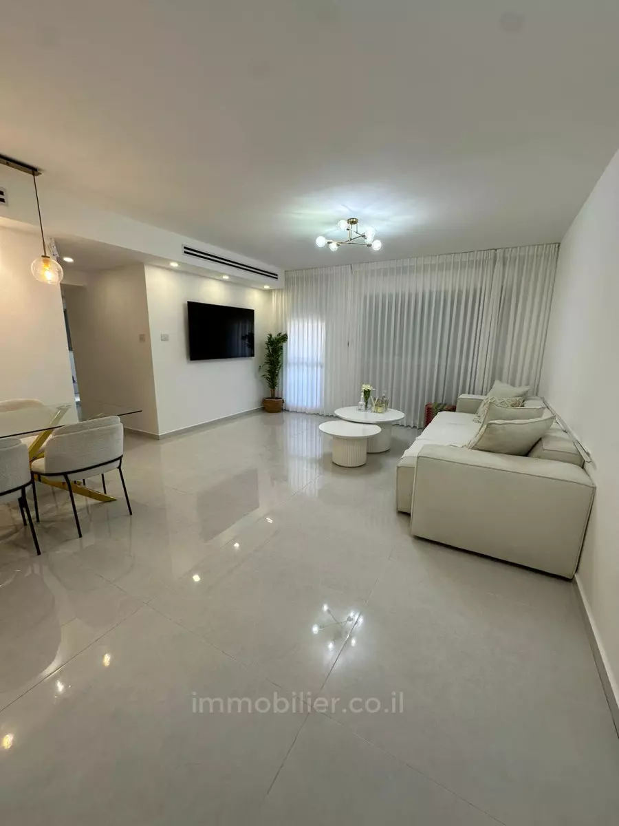 Apartment 4 Rooms Ashdod Tet vav 511-IBL-1578