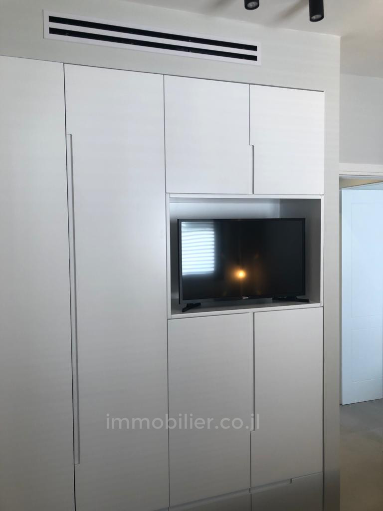 Apartment 3 Rooms Tel Aviv Dizengof 511-IBL-1585