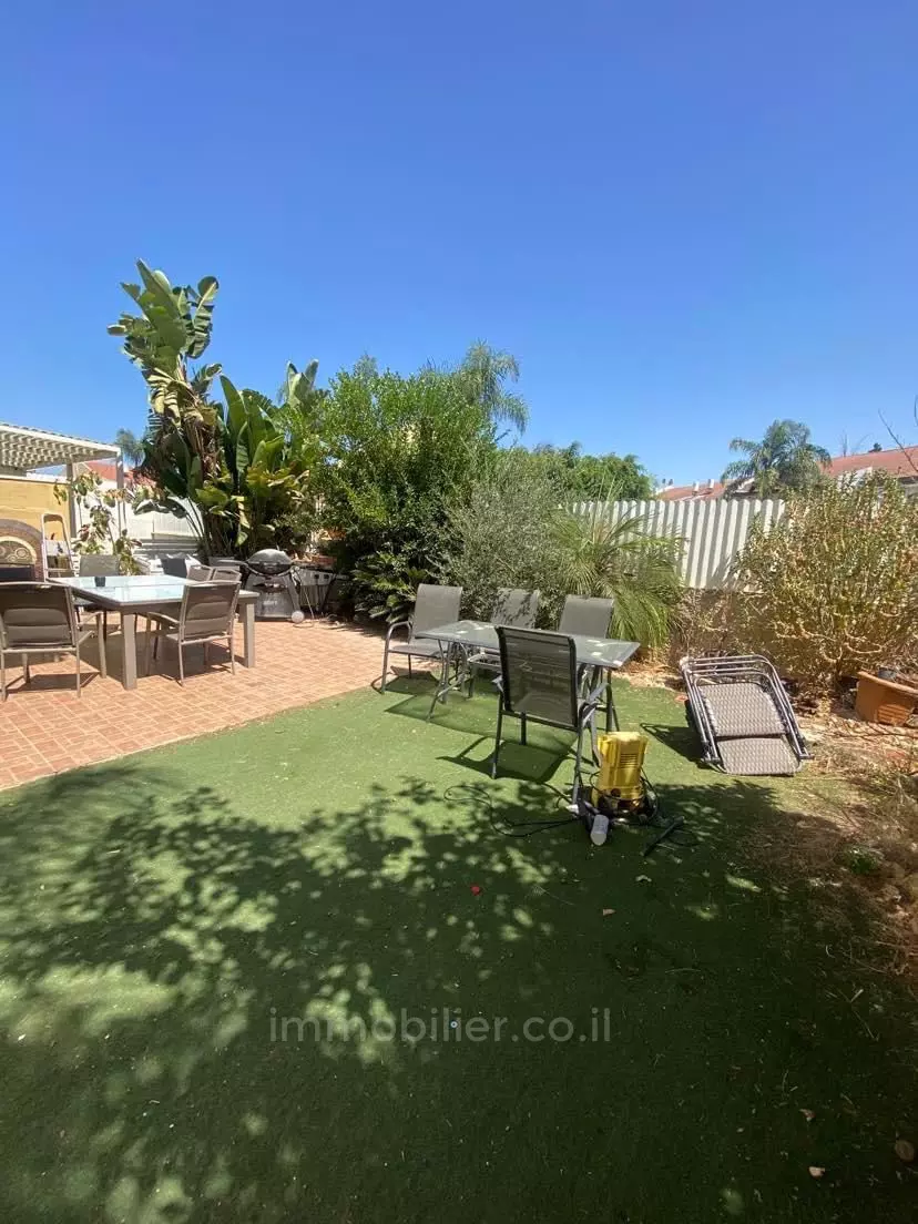 Cottage 6 Rooms Gan Yavne Gan Yavne 511-IBL-1604