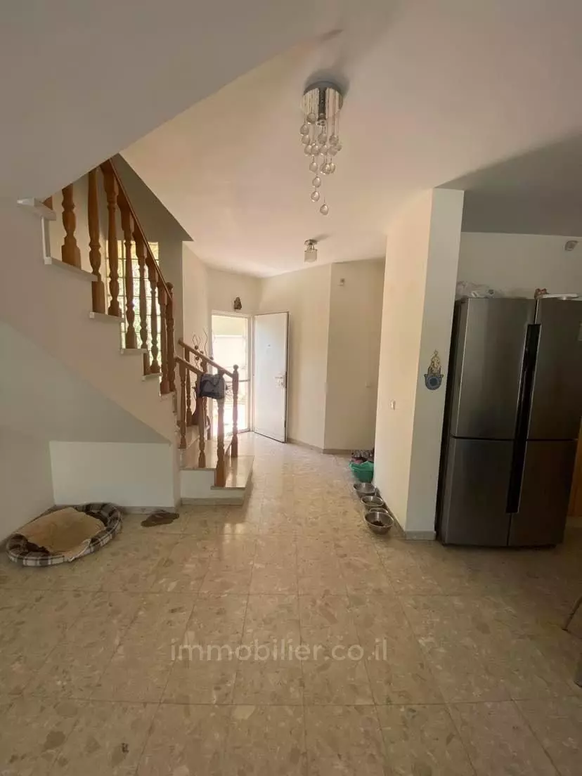 Cottage 6 Rooms Gan Yavne Gan Yavne 511-IBL-1604