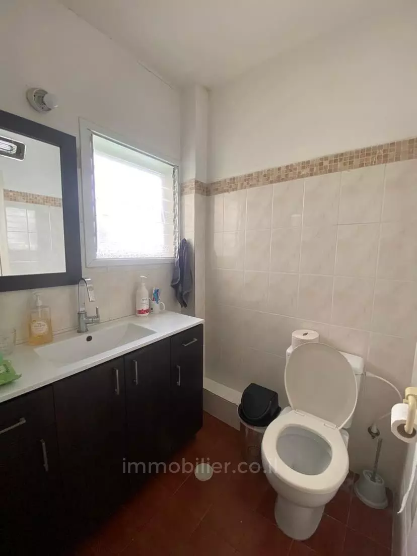 Cottage 6 Rooms Gan Yavne Gan Yavne 511-IBL-1604