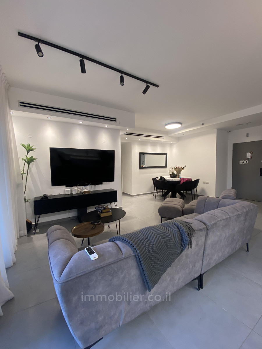 Apartment 5 Rooms Ashdod Mar 511-IBL-1609