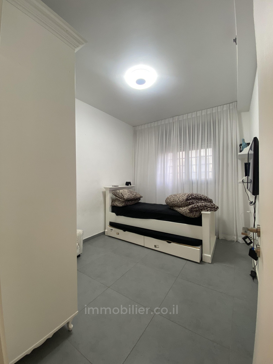 Apartment 5 Rooms Ashdod Mar 511-IBL-1609