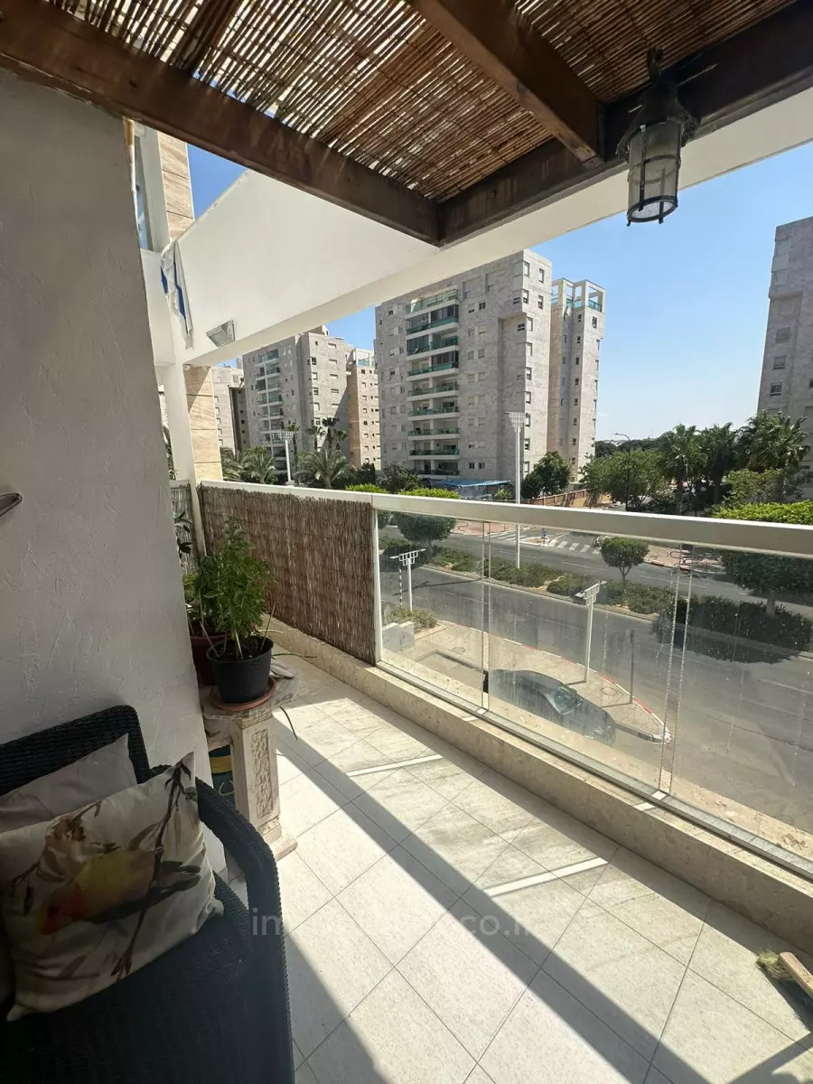 Apartment 4 Rooms Ashdod Tet vav 511-IBL-1646