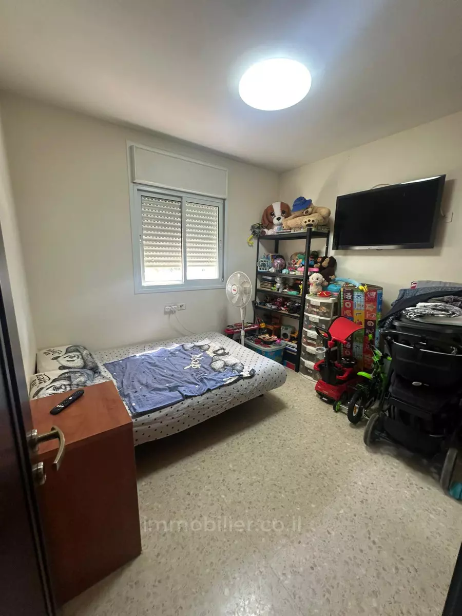 Apartment 4 Rooms Ashdod Tet vav 511-IBL-1646