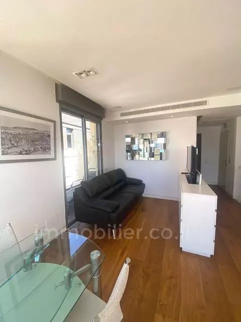 Duplex-Penthouse 3.5 Rooms Tel Aviv Ben-Yehuda 511-IBL-1670