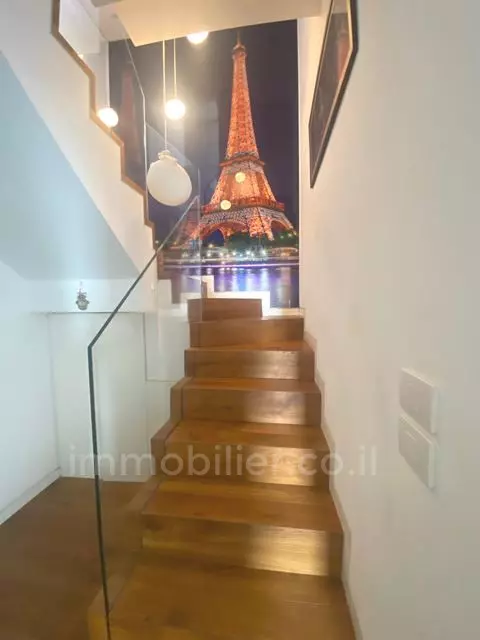 Duplex-Penthouse 3.5 Rooms Tel Aviv Ben-Yehuda 511-IBL-1670