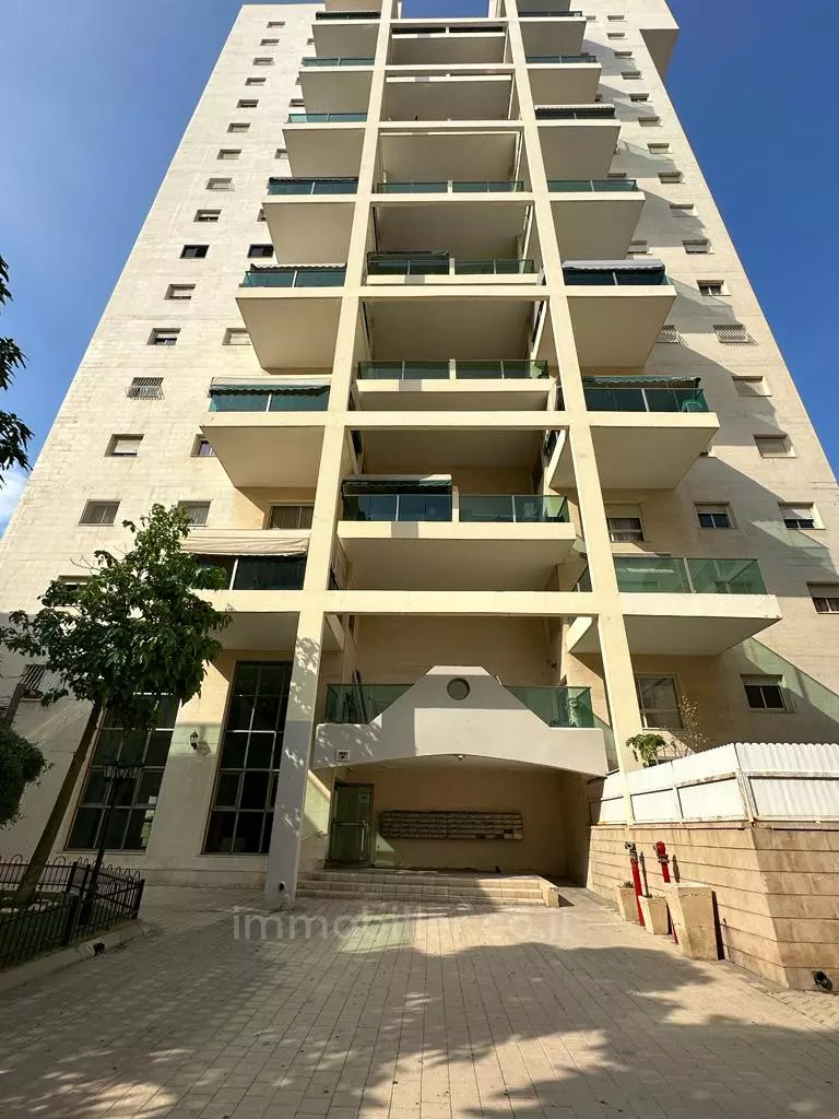 Apartment 5 rooms Ashdod Tet Zayin 511-IBL-1685