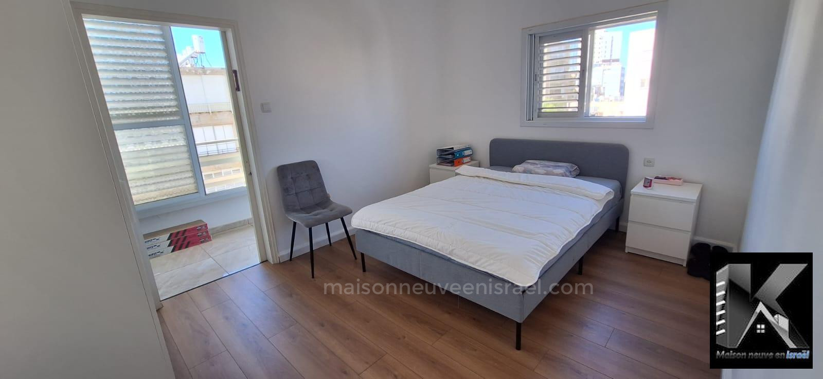 Apartment 4 Rooms Netanya Kikar 513-IBL-142
