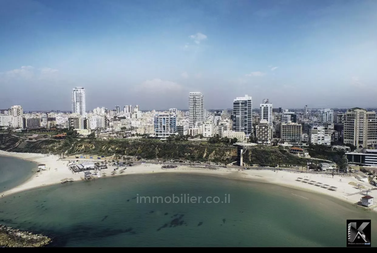 Apartment 5 rooms Netanya Kikar 513-IBL-95