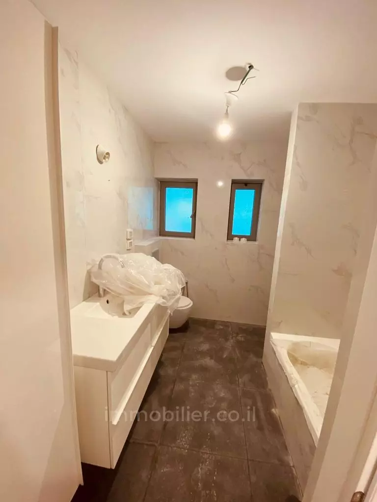 Apartment 6 rooms Jerusalem Beit Vagan 524-IBL-12