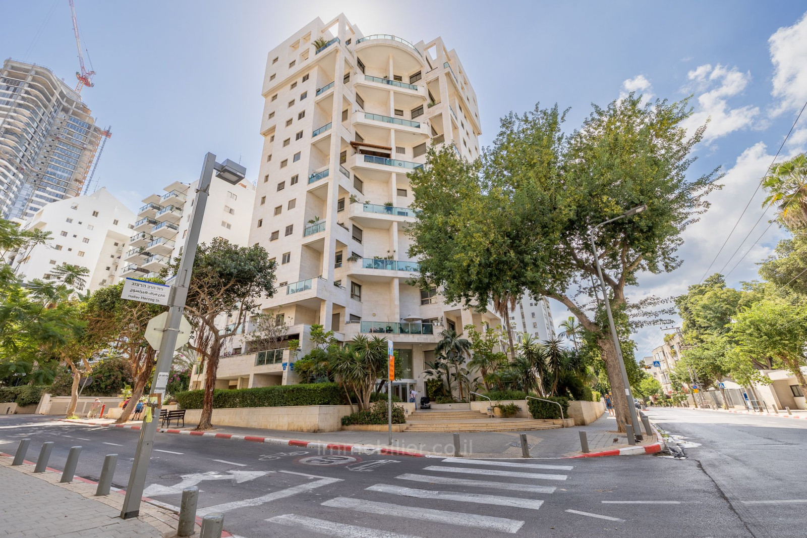 Apartment 3 Rooms Tel Aviv Bavli 526-IBL-21