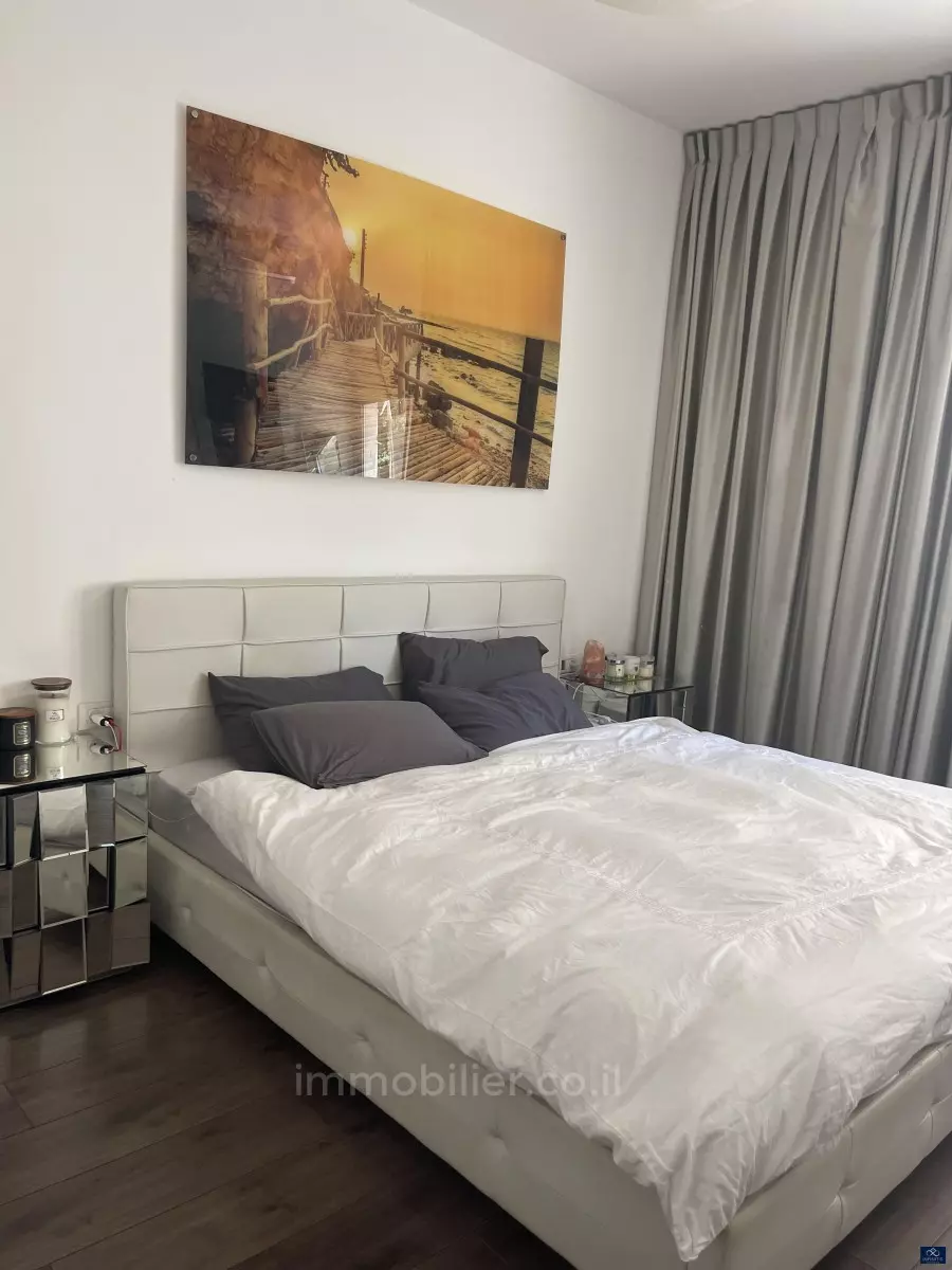 Apartment 3 rooms Tel Aviv Dizengof 527-IBL-11