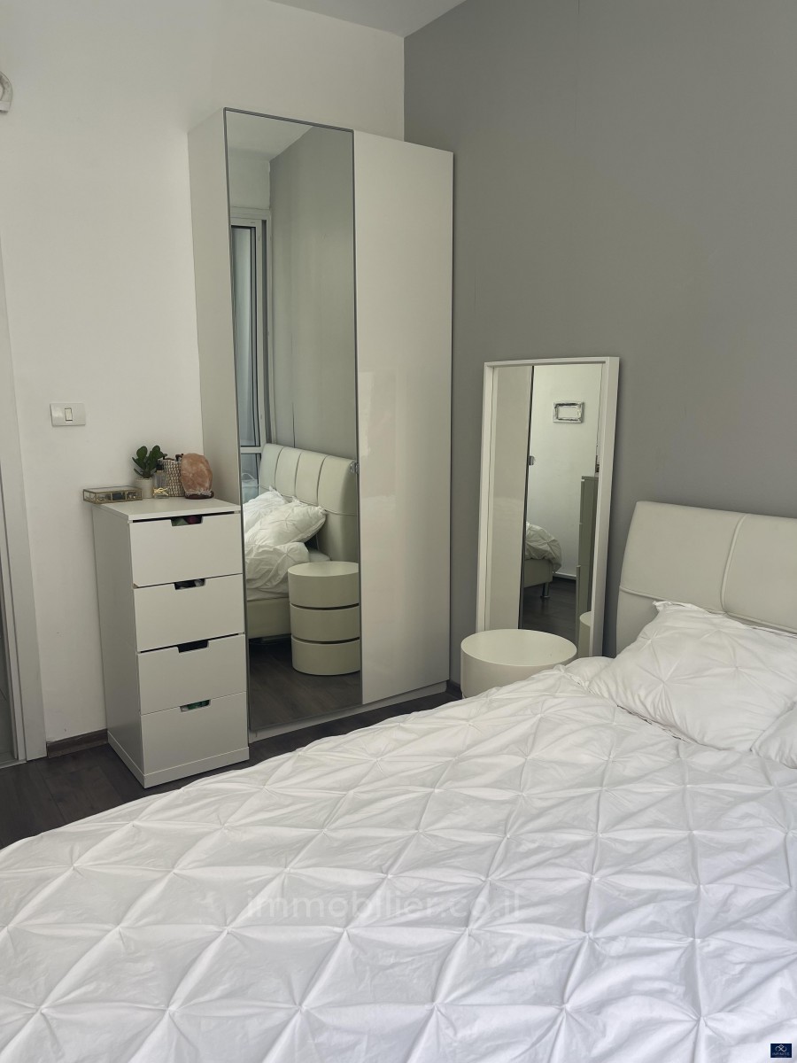 Apartment 3 Rooms Tel Aviv Dizengof 527-IBL-11