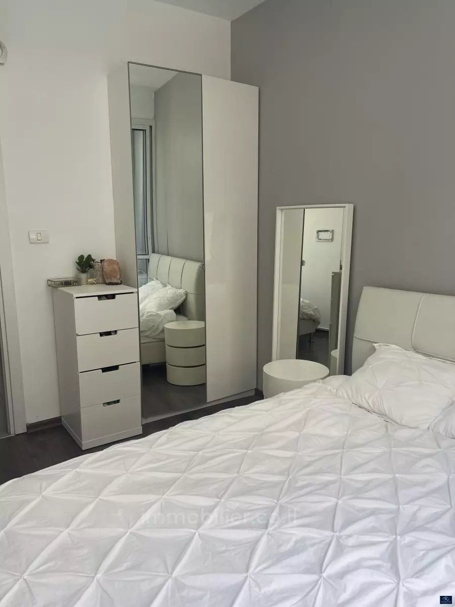 Apartment 3 rooms Tel Aviv Dizengof 527-IBL-11