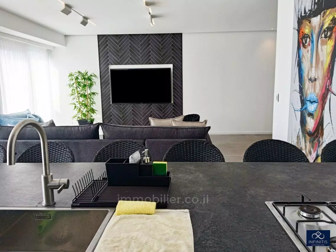 Apartment 4 rooms Tel Aviv tel aviv 527-IBL-126