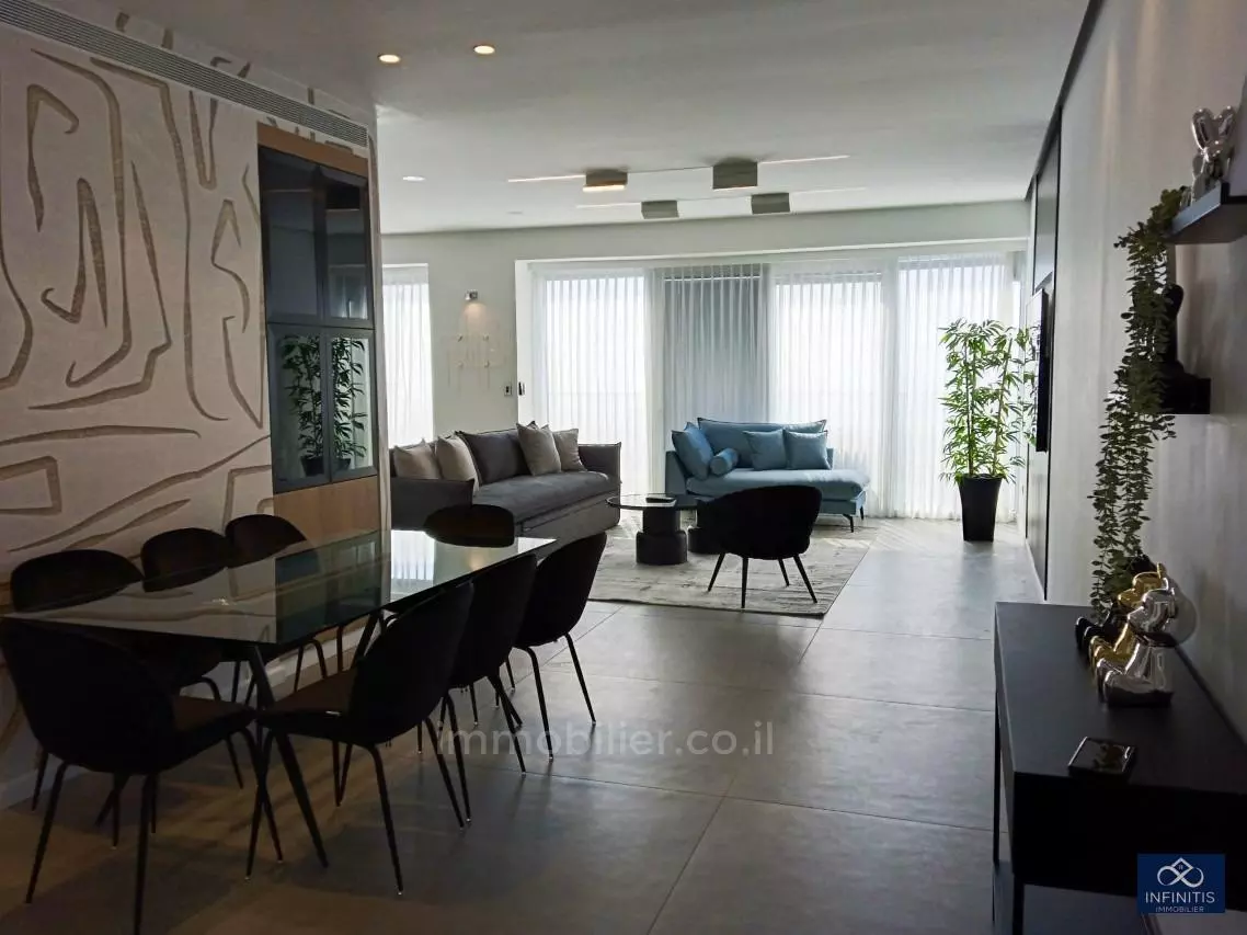 Apartment 4 rooms Tel Aviv tel aviv 527-IBL-126