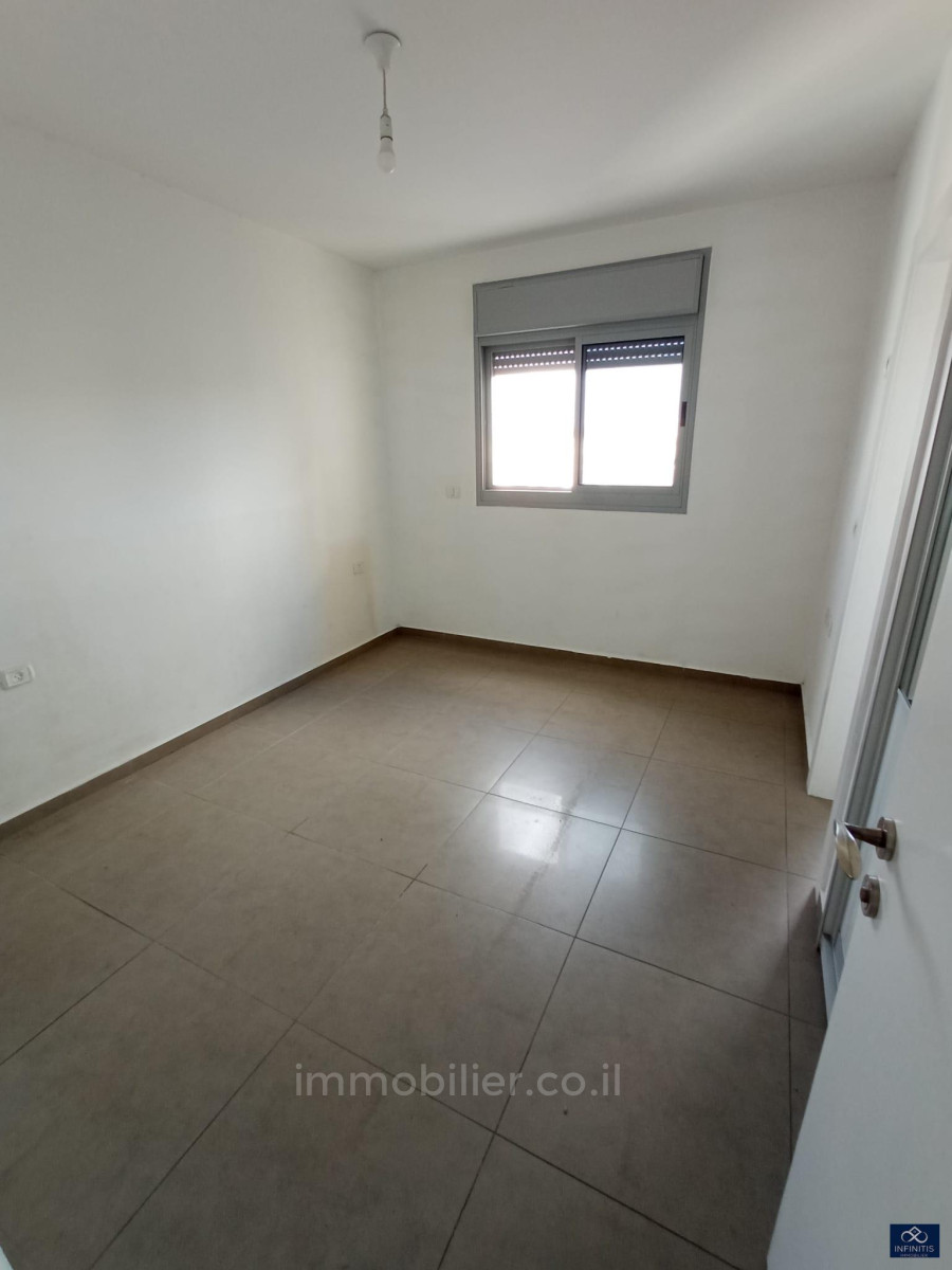 Apartment 4 Rooms Ashkelon City 527-IBL-135