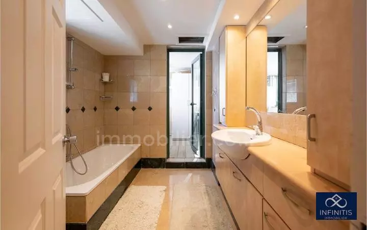 Apartment 3 rooms Tel Aviv First sea line 527-IBL-140