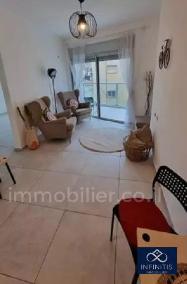 Apartment 3 rooms Tel Aviv Neve Shaanan 527-IBL-57