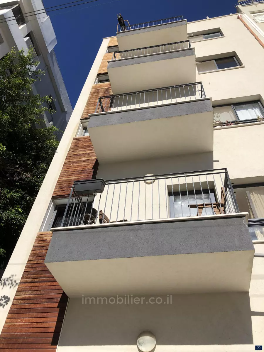 Apartment 4 rooms Tel Aviv City center 527-IBL-62