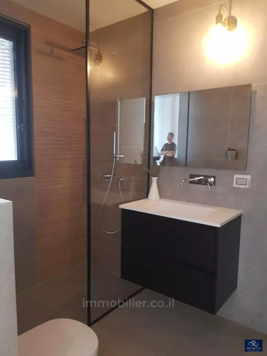 Apartment 2 rooms Tel Aviv Dizengof 527-IBL-69