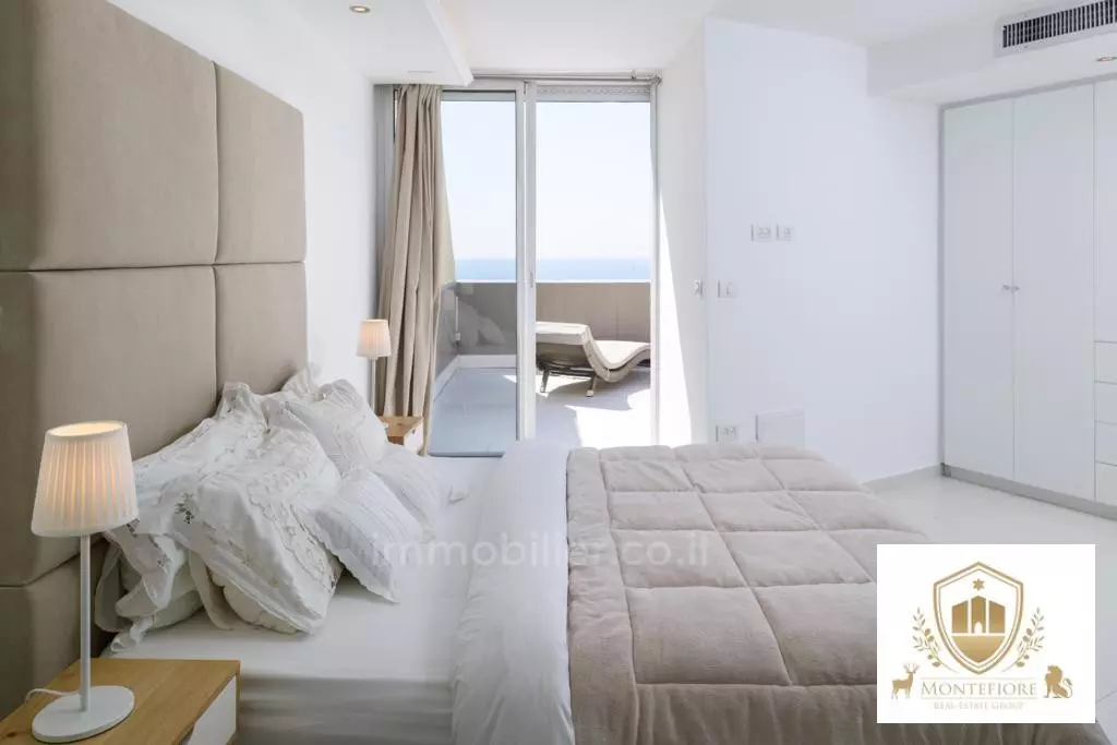 Apartment 4 Rooms Herzliya Herzliya Pitouah 577-IBL-30