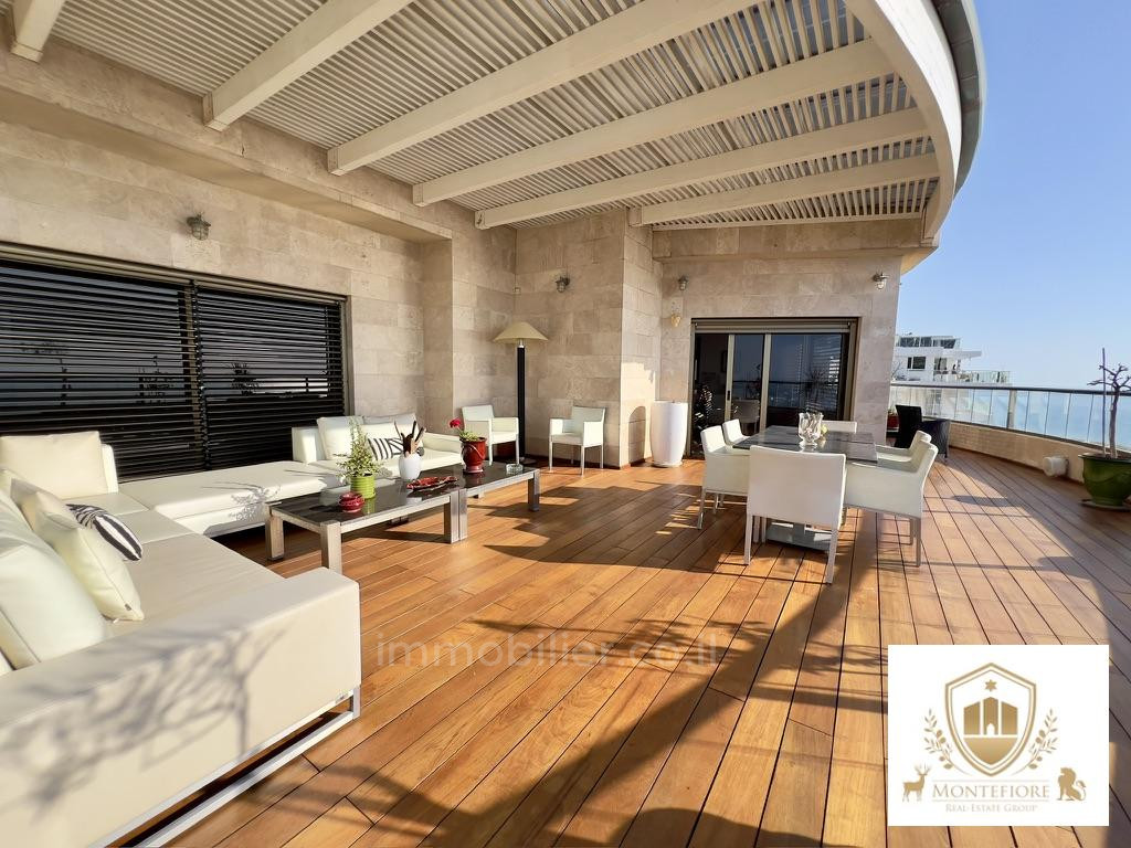 Penthouse 5 Rooms Netanya Nat 600 577-IBL-32