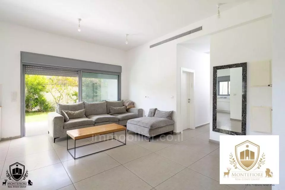 Ground floor 4 Rooms Herzliya Galil Yam 577-IBL-43