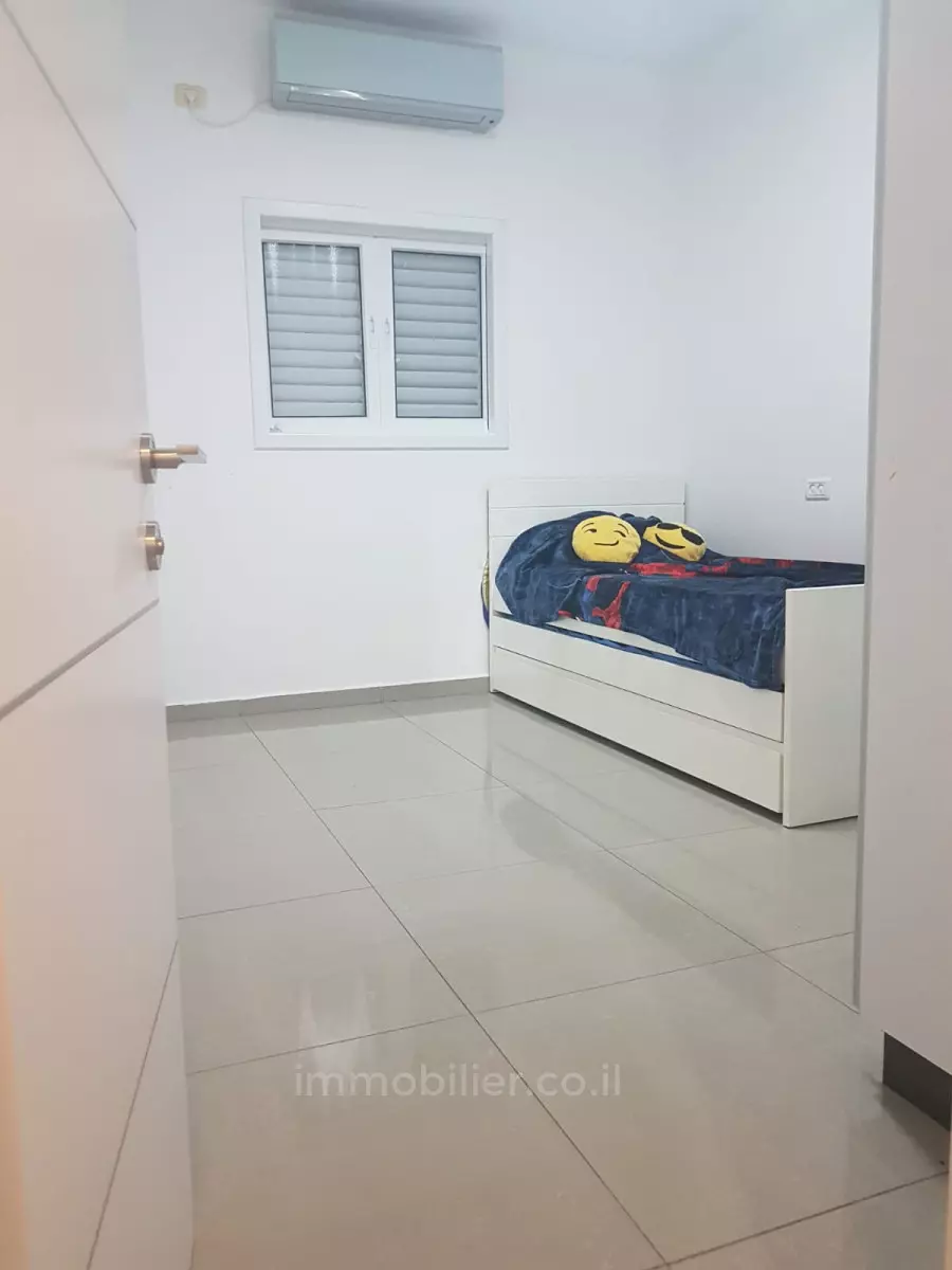 Apartment 3.5 Rooms Bat yam Bat yam 599-IBL-9