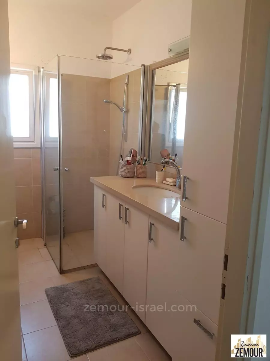 Apartment 4 rooms Raanana Near center 60-IBL-1229