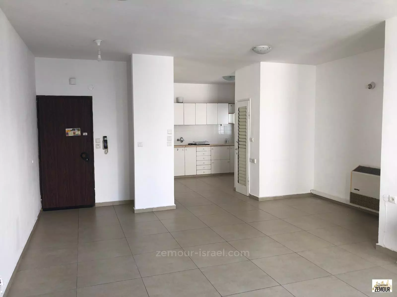 Apartment 4 rooms Raanana Near Yad Labanim 60-IBL-1241