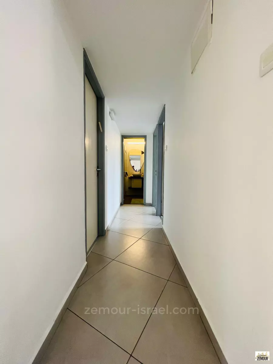 Apartment 4 rooms Kfar Saba Centre Nord 60-IBL-1246