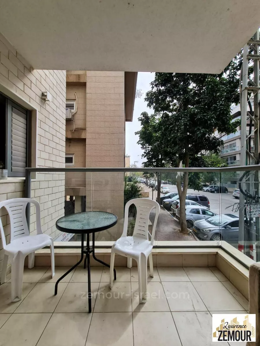 Apartment 5 rooms Raanana Near Yad Labanim 60-IBL-1265