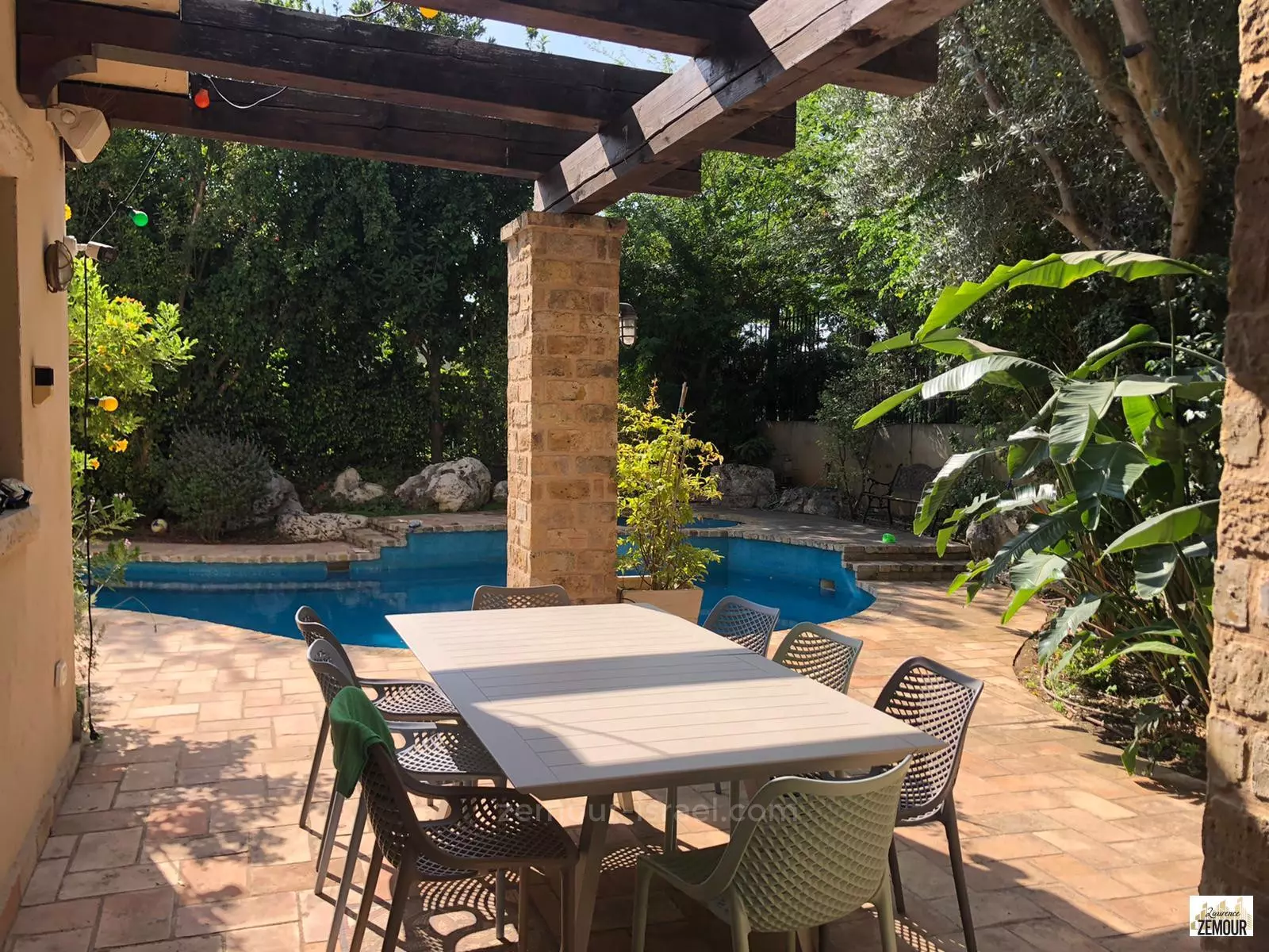 Villa 9 rooms Raanana Kiryat Ganim 60-IBL-1280