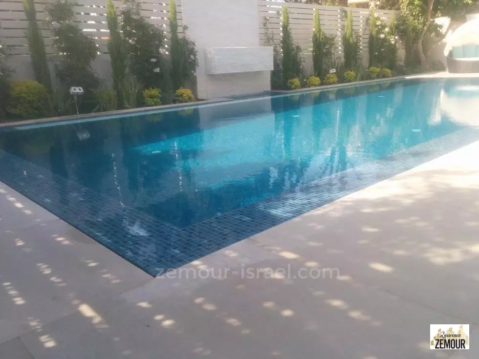 Villa 8 rooms Raanana Kiryat Eliyahu Golomb 60-IBL-1284