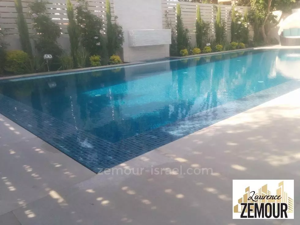 Villa 8 rooms Raanana Kiryat Eliyahu Golomb 60-IBL-1284