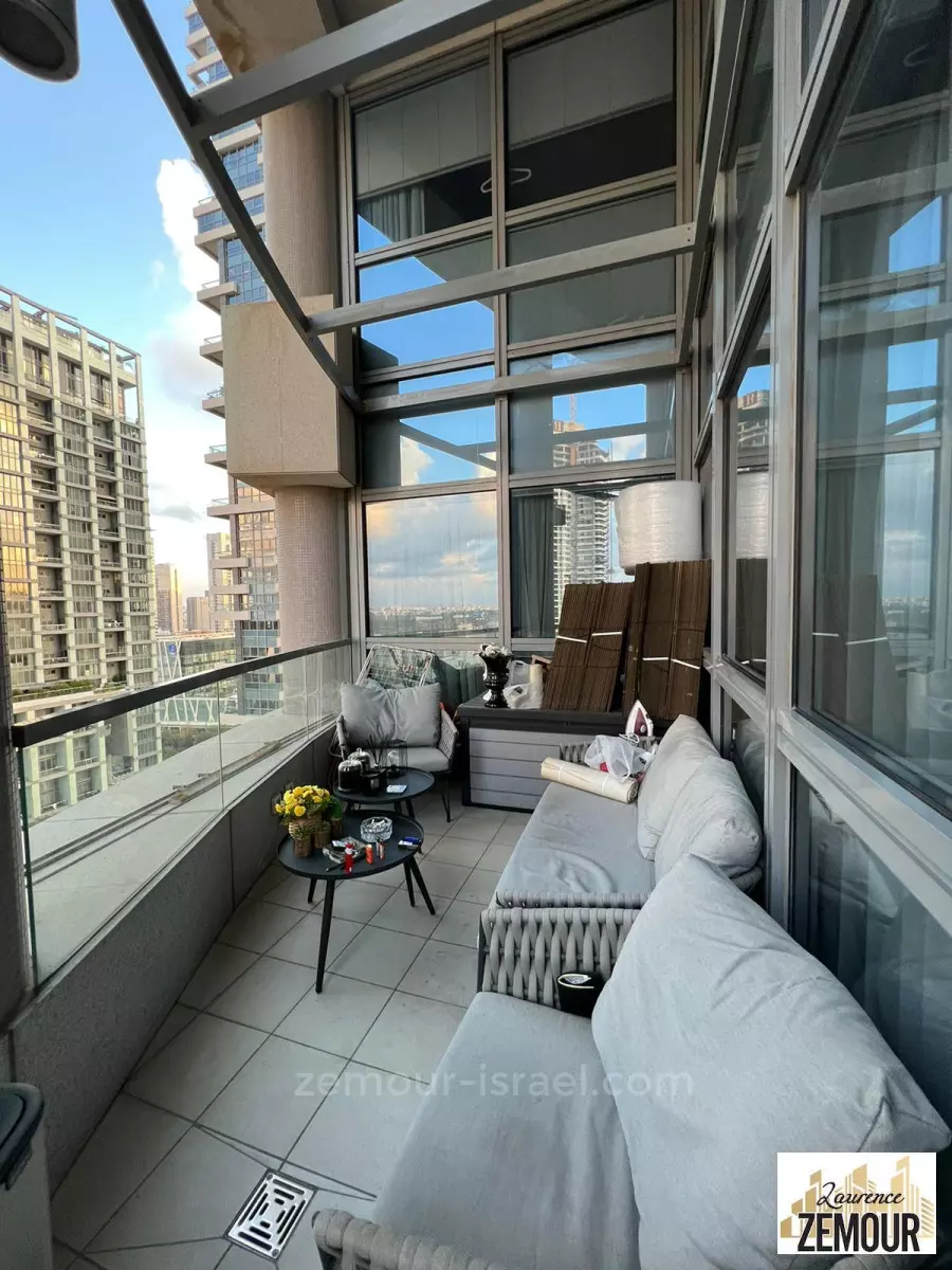 Apartment 3 rooms Tel Aviv Kikar Hamedina 60-IBL-1292