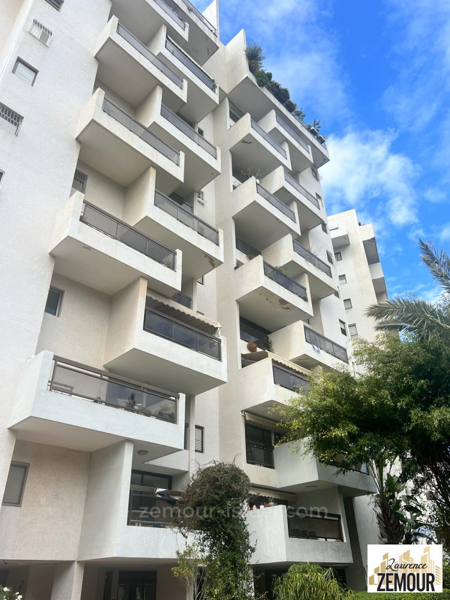 Apartment 4 Rooms Tel Aviv Ramat Aviv 60-IBL-1304